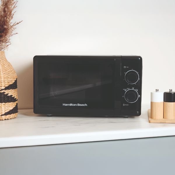 Hamilton Beach 20L Manual Microwave With Stainless Steel Cavity - Black